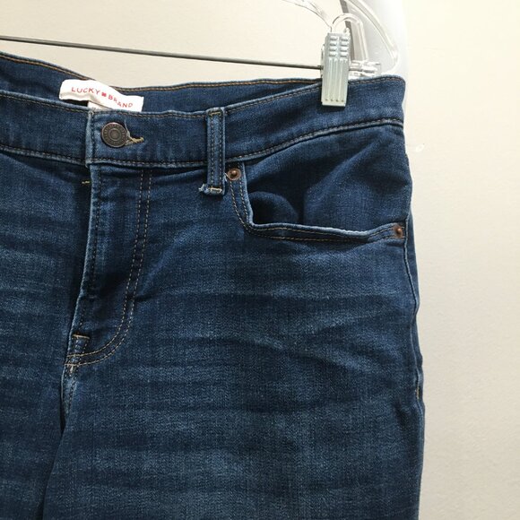LUCKY BRAND Medium/Dark Wash Denim SWEET Logo Hardware Mid-Rise Straight Jeans - Picture 7 of 10